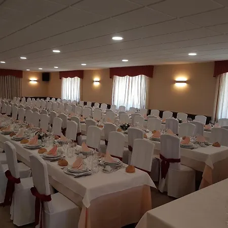 Complejo O Pineiral 3* A Fonsagrada